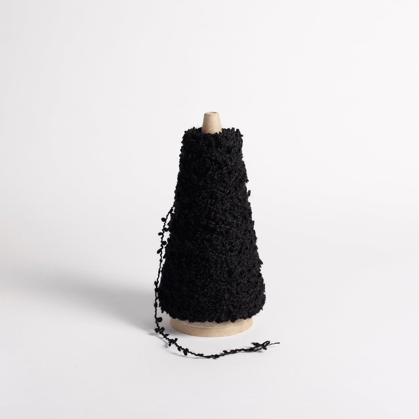 Boucle Yarn Black 2 Nm